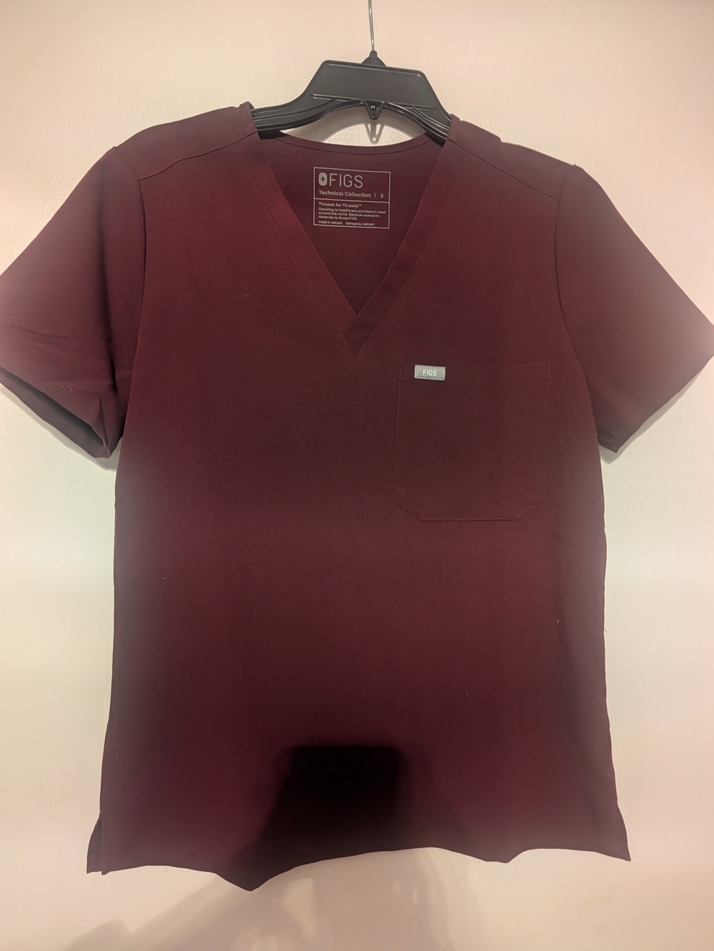Figs Catarina One Pocket Scrub Top - Burgundy